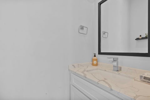 Tiny photo for 825 Martin Street, Houston, TX 77018 (MLS # 43909073)