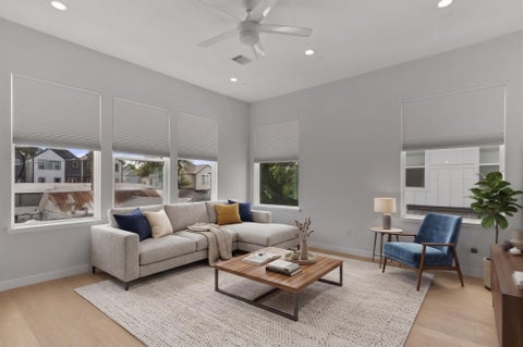 Tiny photo for 825 Martin Street, Houston, TX 77018 (MLS # 43909073)