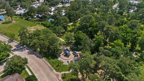 Tiny photo for 825 Martin Street, Houston, TX 77018 (MLS # 43909073)