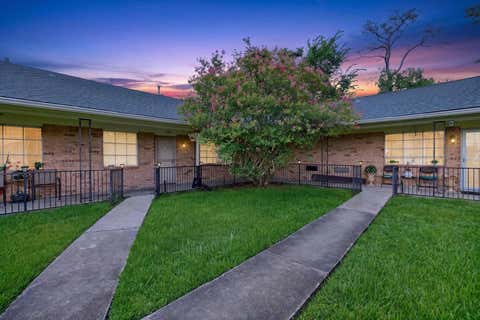Photo of 6124 Jim Street Street #4, Houston, TX 77092 (MLS # 63941373)