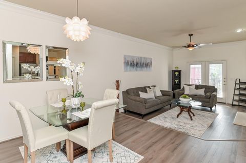 Photo of 2400 Mccue Road #443, Houston, TX 77056 (MLS # 67634757)