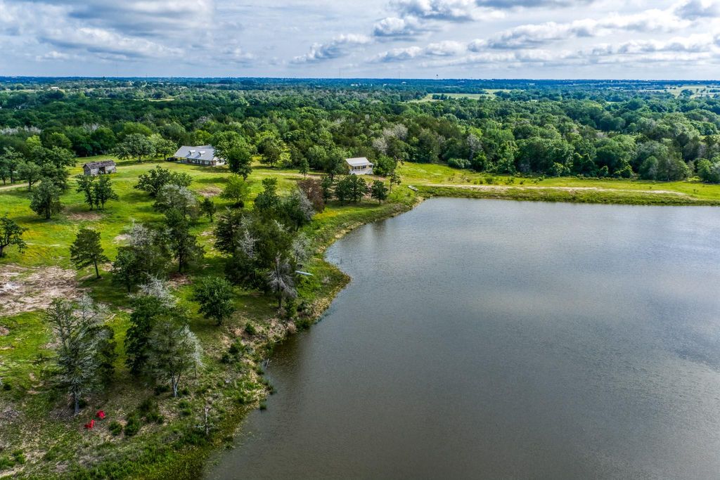 Photo of 1237 Private Road 2181, Giddings, TX 78942 (MLS # 64302951)