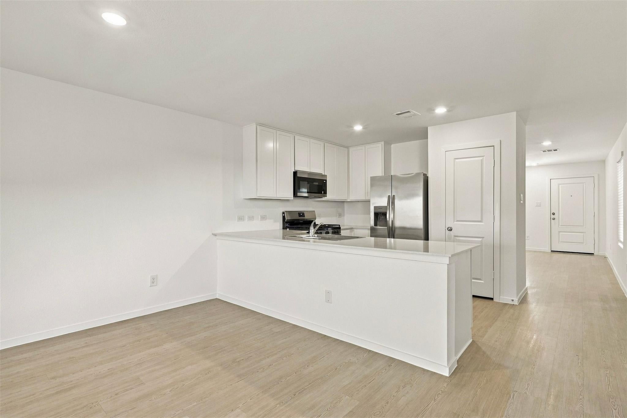 1643 Windrose Bend