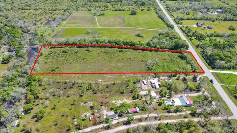 Photo of 1720 W Fm 1462, Rosharon, TX 77583 (MLS # 76796916)