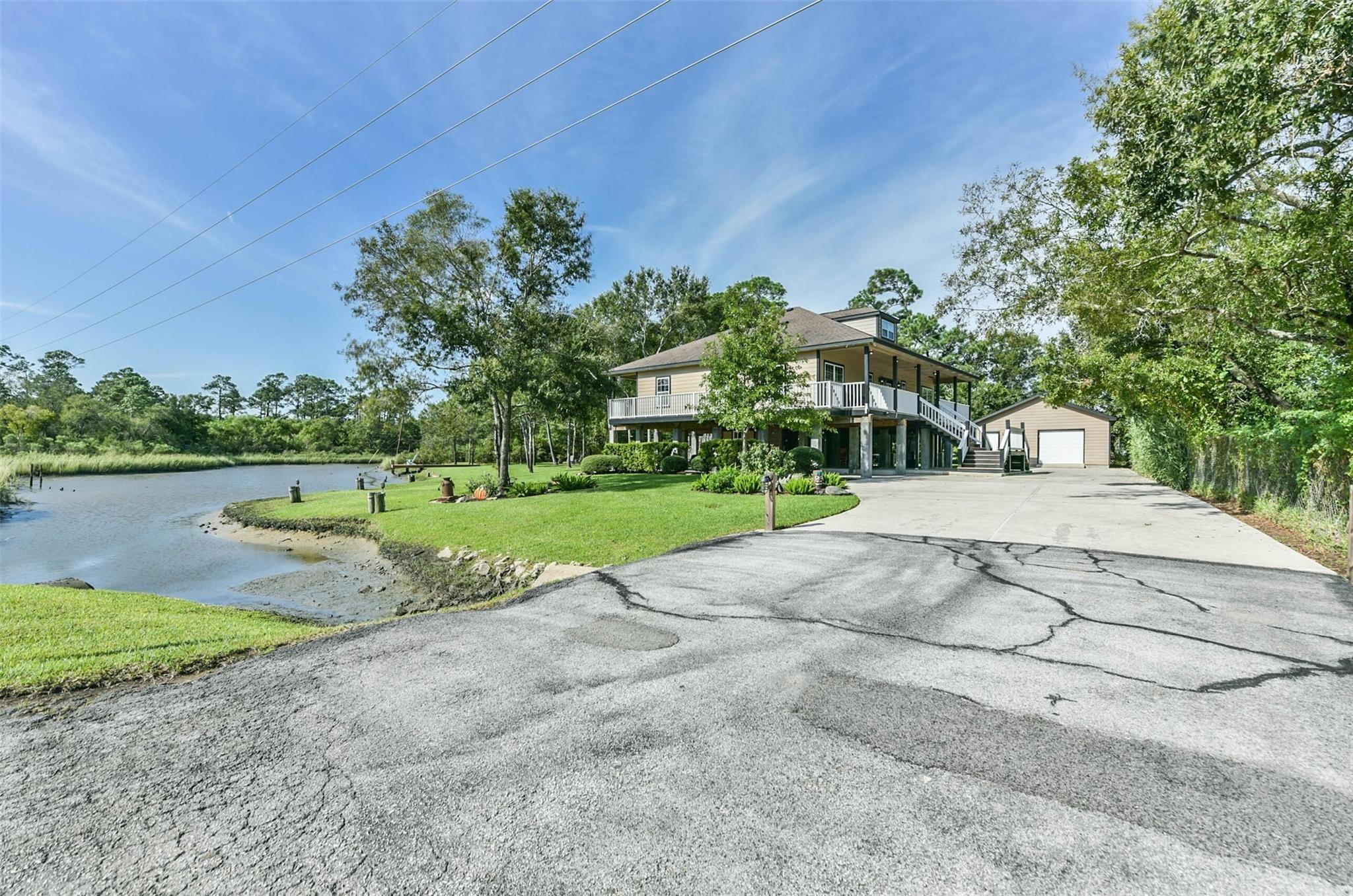 3530 Highway 146 S