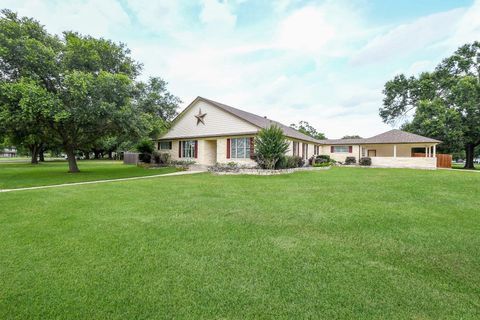 Photo of 7002 Lakeside Drive, Liberty, TX 77575 (MLS # 77328388) Photo of 7002 Lakeside Drive, Liberty, TX 77575 (MLS # 77328388)