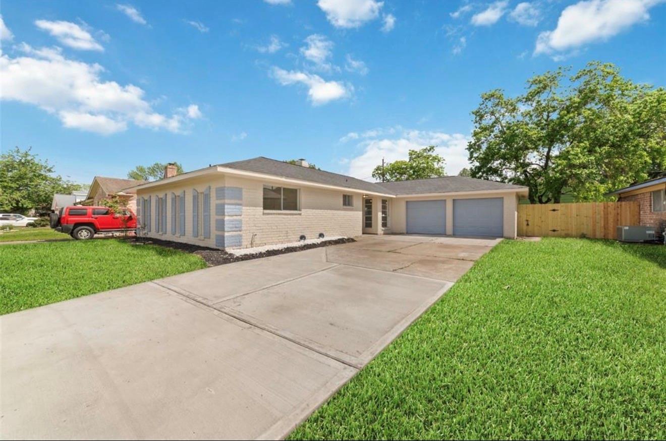 12207 Pompano Lane