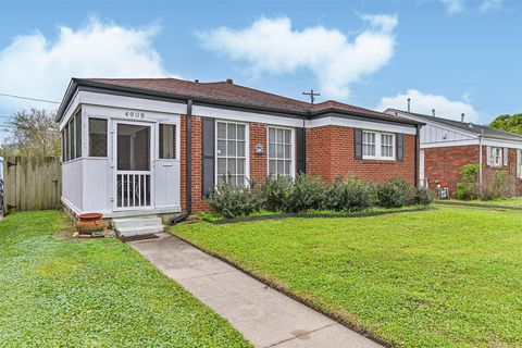 Photo of 4909 Travis Drive, Galveston, TX 77551 (MLS # 15447164)