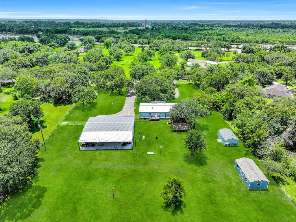 Photo of 18424 Avenue A, Alvin, TX 77511 (MLS # 34281476)