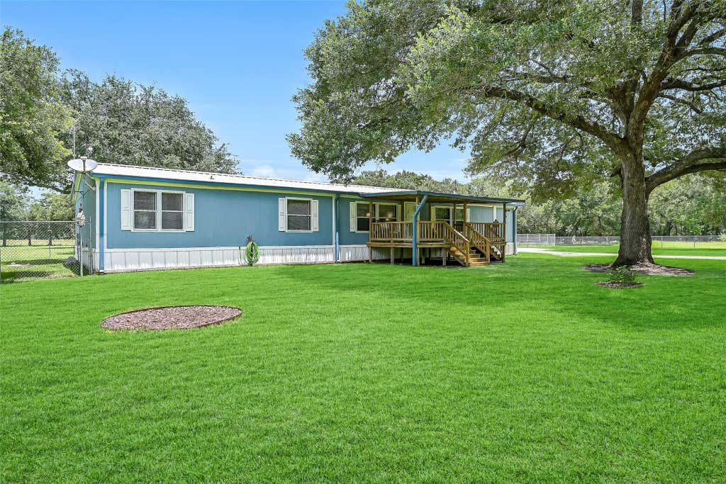 Photo of 18424 Avenue A, Alvin, TX 77511 (MLS # 34281476)