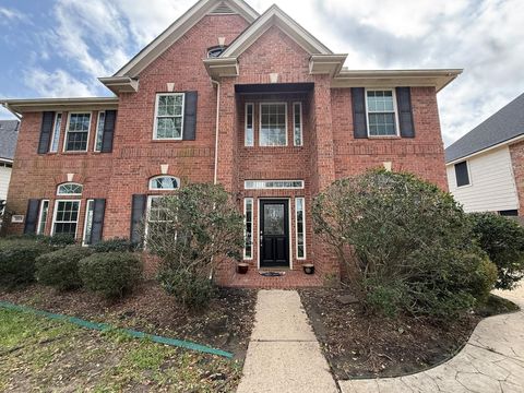 Homes For Sale - 2605 Broussard Court<br/> Seabrook, TX 77586