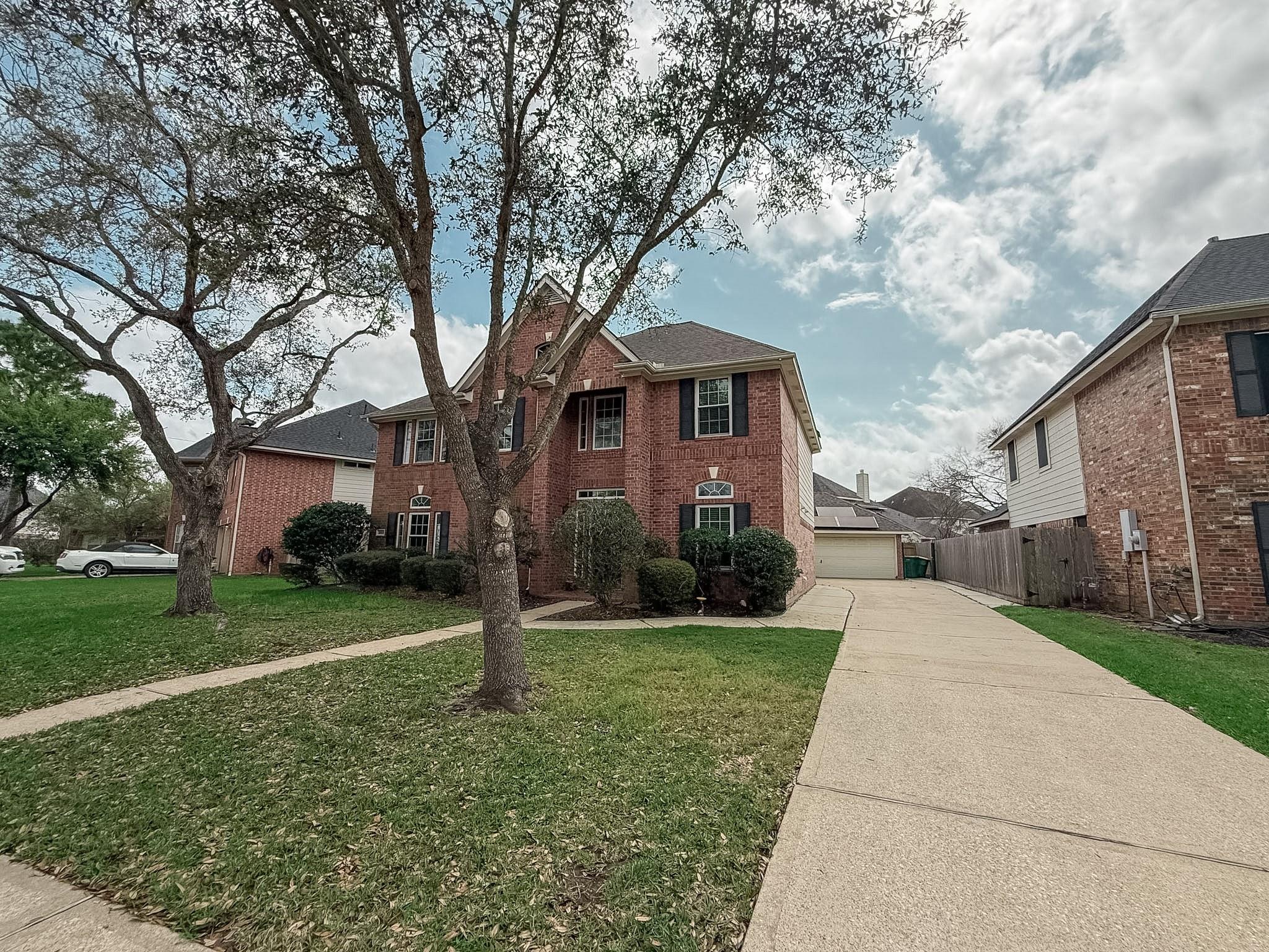 2605 Broussard Court