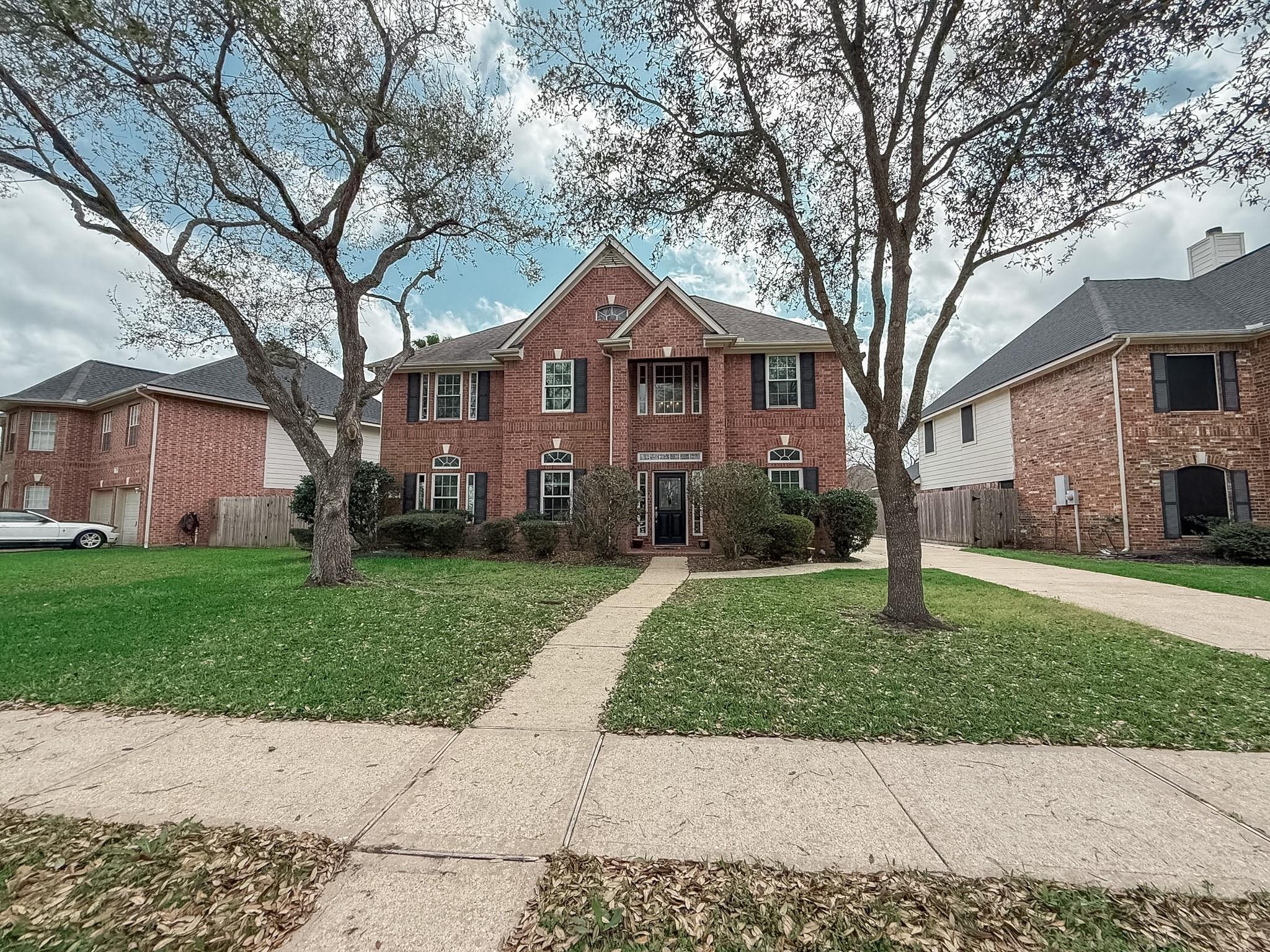 2605 Broussard Court