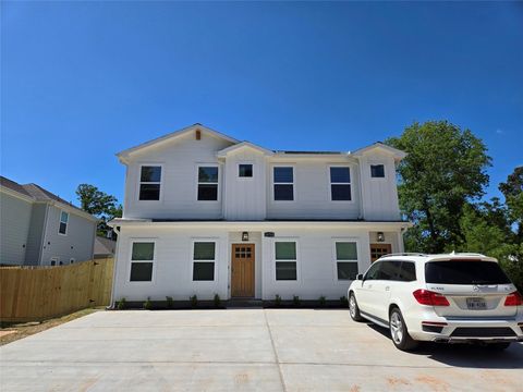 Photo of 16710 Timberglen, Montgomery, TX 77316 (MLS # 85245689)