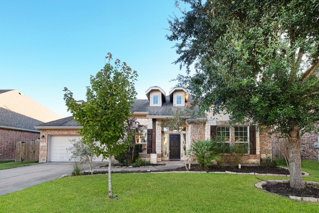 Photo of 1124 Haye Road, Friendswood, TX 77546 (MLS # 67643645)
