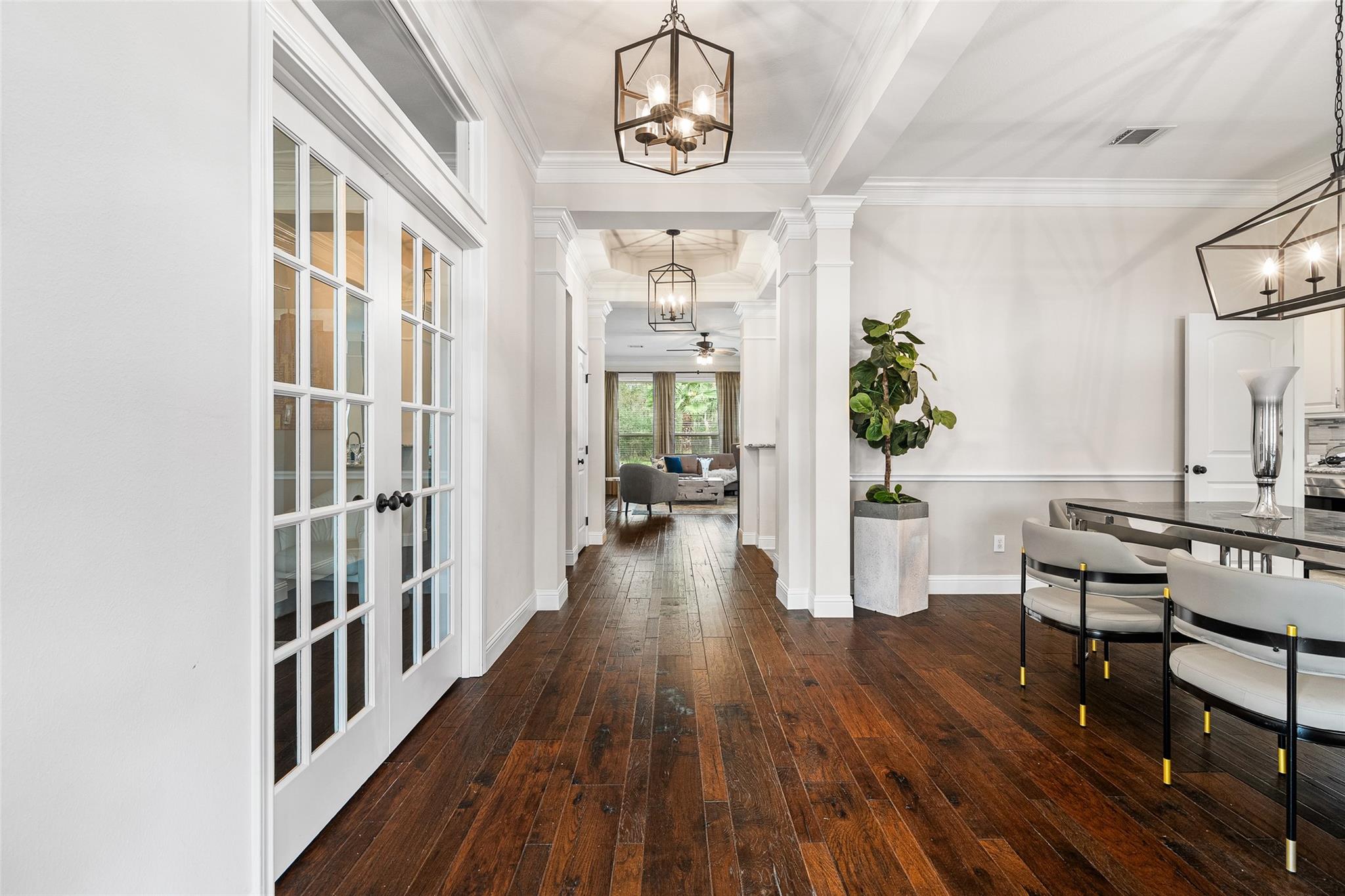 13906 Lakewood Crossing Boulevard