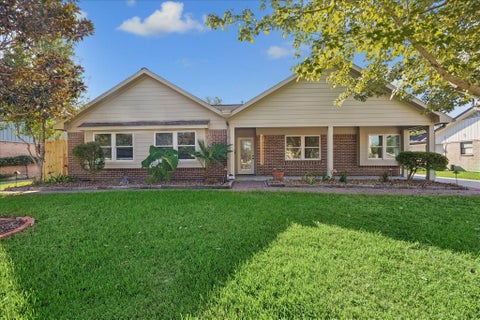 Photo of 1802 San Sebastian Lane, Houston, TX 77058 (MLS # 77910544)