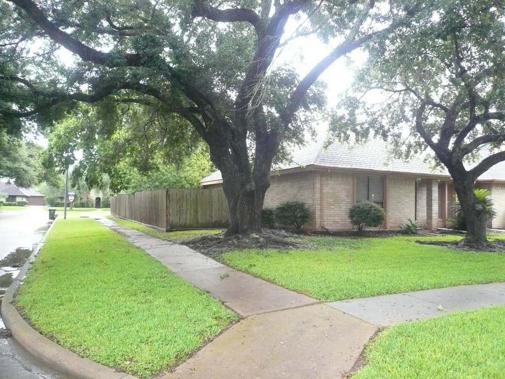 Photo of 2826 Green Fields Drive, Sugar Land, TX 77479 (MLS # 51715648)