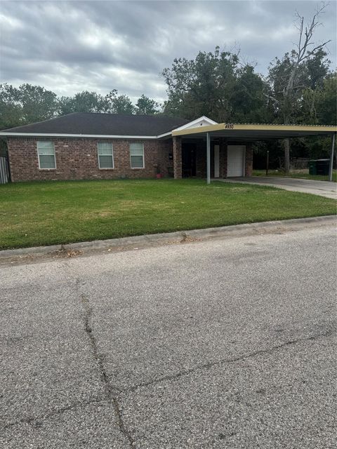 Photo of 4930 Holloway Drive, Houston, TX 77048 (MLS # 85560719)