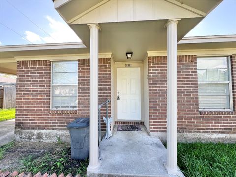 Photo of 4021 Avenue Q 1/2, Santa Fe, TX 77510 (MLS # 20529661)