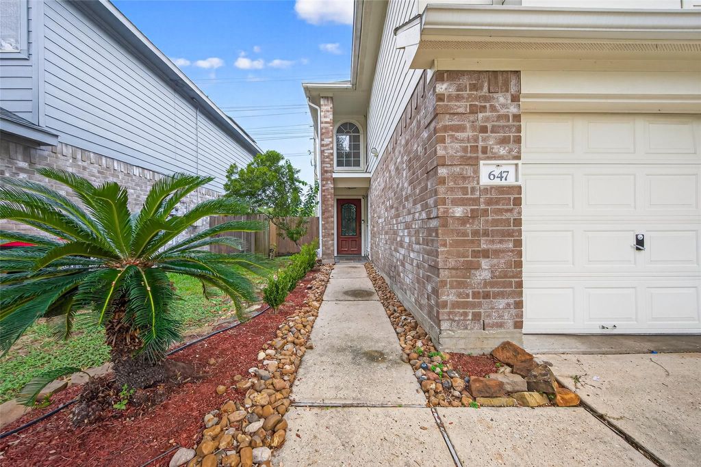 Photo of 647 Hollandbridge Lane, Houston, TX 77073 (MLS # 12098339)