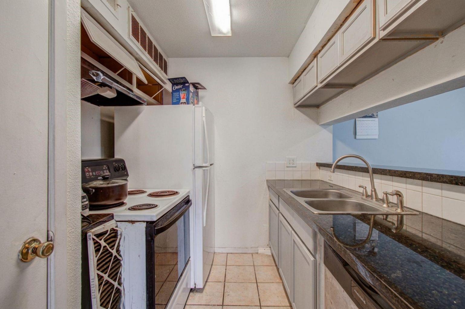 10603 Wilcrest Drive 15
