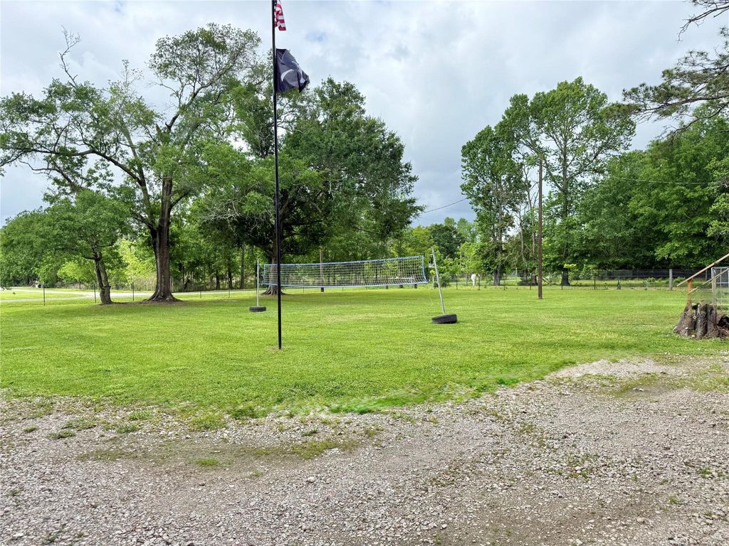 Photo of 1184 County Road 2298, Cleveland, TX 77327 (MLS # 62279185)