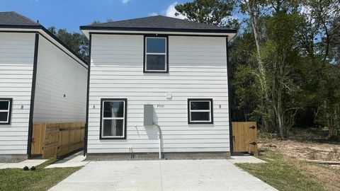 Photo of 9531 Everglade Drive #A, Houston, TX 77078 (MLS # 37229425)