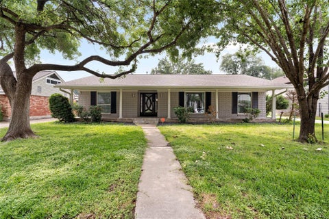 Photo of 5027 Wigton Drive, Houston, TX 77096 (MLS # 82530425)