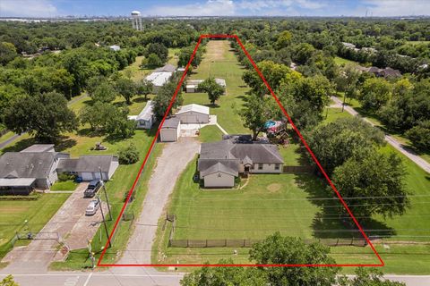 1003 E Wallisville Road Highlands TX 77562