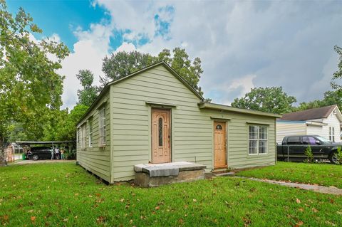 Homes For Sale - 6701 Kernel Street<br/> Houston, TX 77087