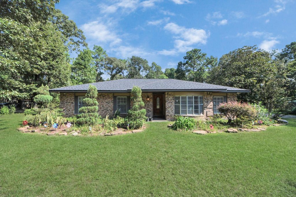 Photo of 20281 N Hillcrest Drive, Porter, TX 77365 (MLS # 19728644)