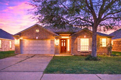 Photo of 2947 Dogwood Knoll Trail, Rosenberg, TX 77471 (MLS # 94122024)