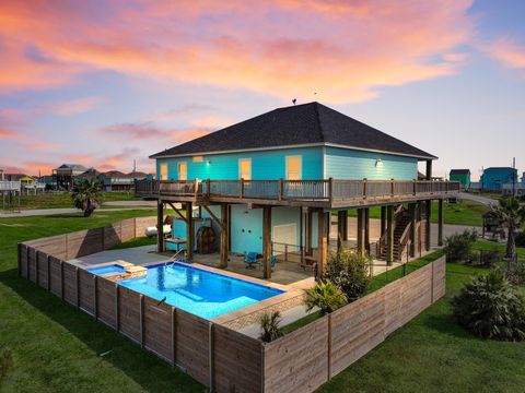 Homes For Sale - 3001 Vista Del Mar Court<br/> Galveston County, Crystal Beach, TX 77650