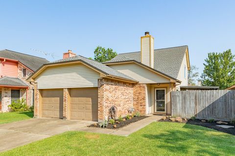 Photo of 114 Cacao Street, Lake Jackson, TX 77566 (MLS # 69903495)