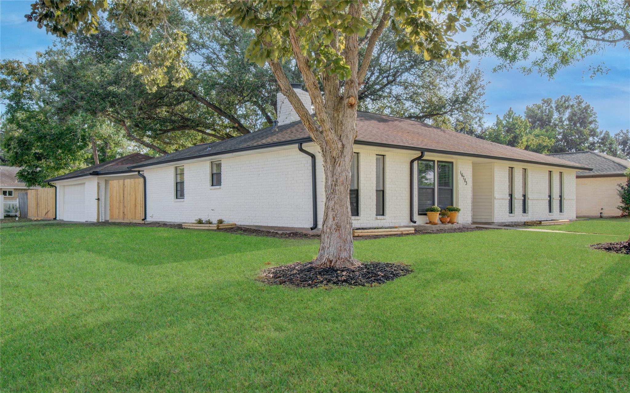 16703 Hibiscus Lane