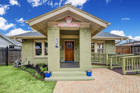 Photo of 638 Heights Boulevard, Houston, TX 77007 (MLS # 86755720)