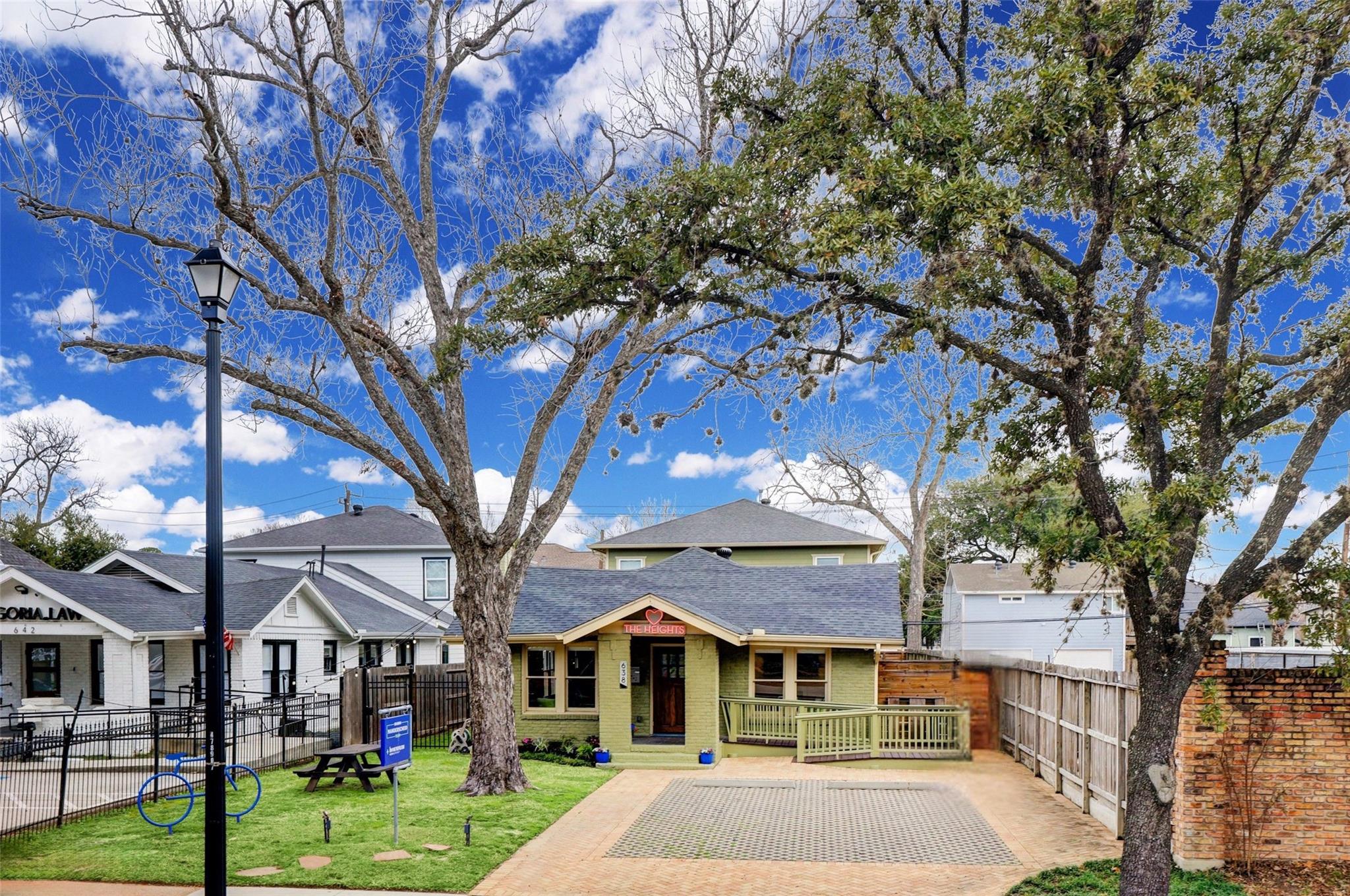 638 Heights Boulevard