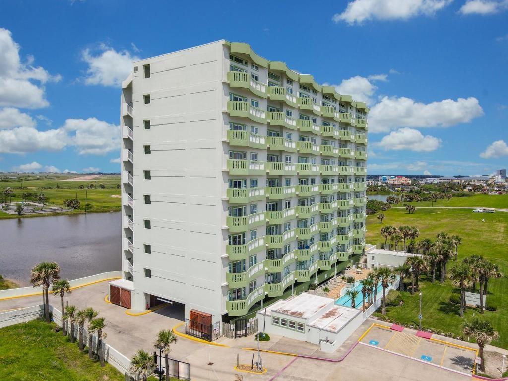 9420 Seawall Boulevard 705