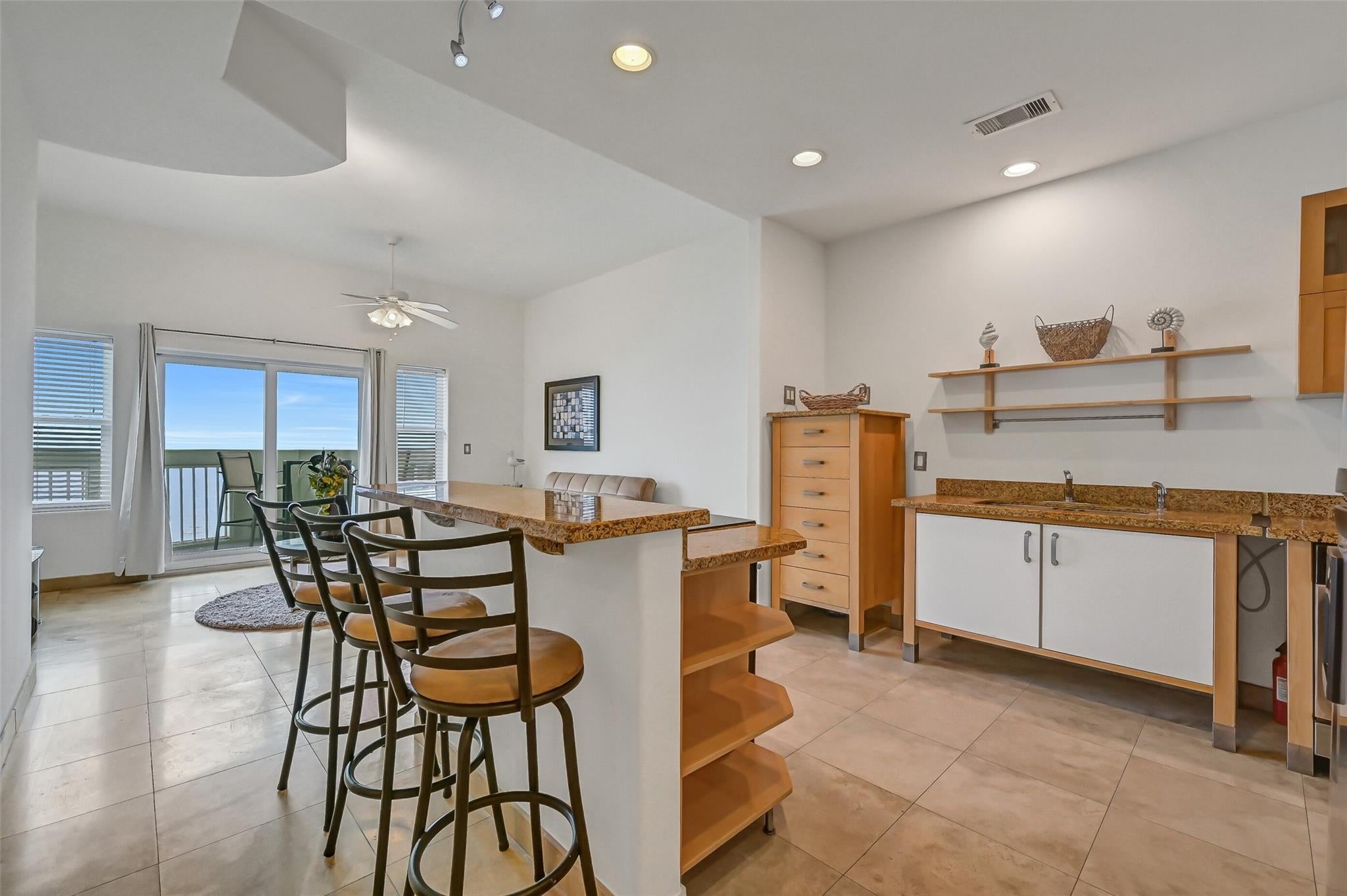 9420 Seawall Boulevard 705