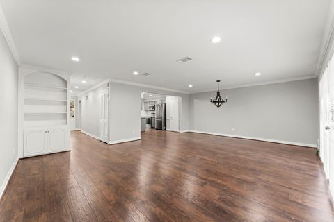 Photo of 13346 Trail Hollow Drive #3346, Houston, TX 77079 (MLS # 81432400)