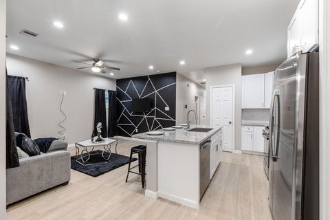 Tiny photo for 4661 Clover Street #B, Houston, TX 77051 (MLS # 62582108)