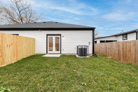Tiny photo for 4661 Clover Street #B, Houston, TX 77051 (MLS # 62582108)