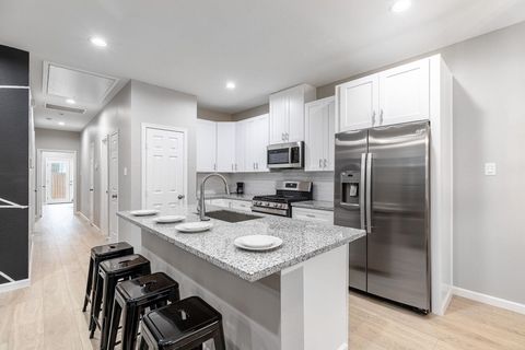 Tiny photo for 4661 Clover Street #B, Houston, TX 77051 (MLS # 62582108)