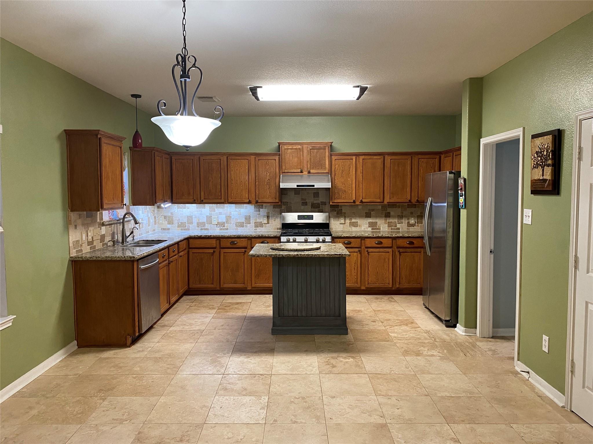 2714 Orchard Creek Lane