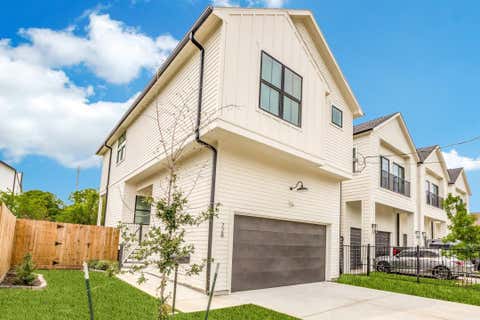 Photo of 728 E 38th Street, Houston, TX 77022 (MLS # 73076260)