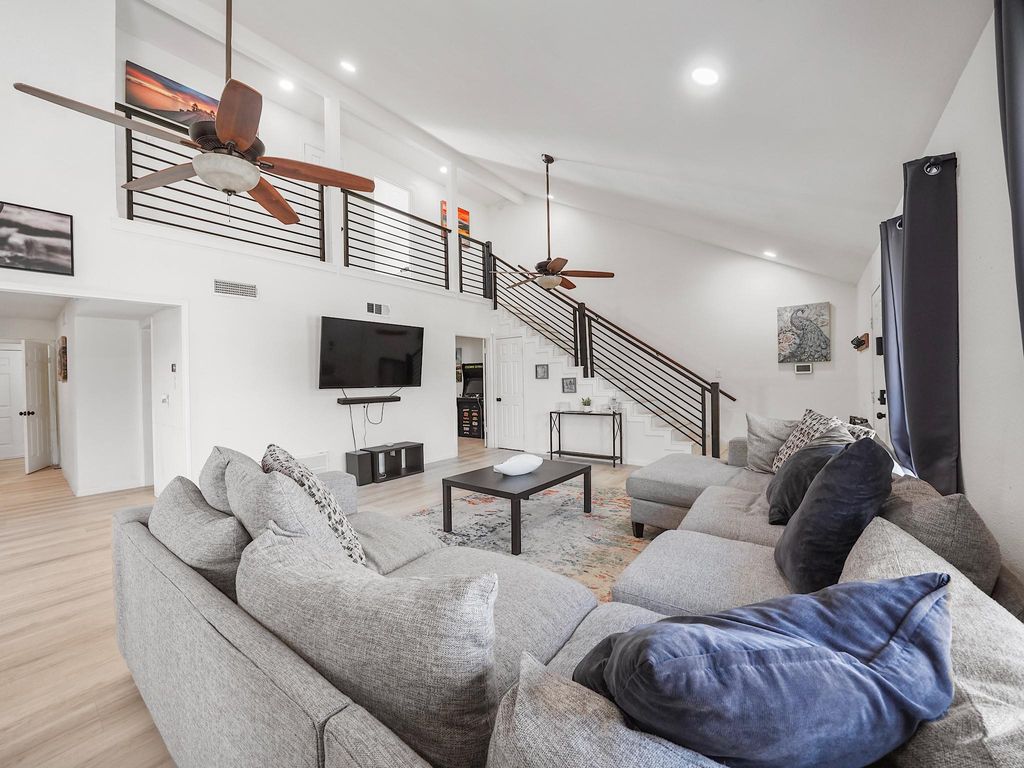 Photo of 8007 Beluche Drive, Galveston, TX 77551 (MLS # 5506197)