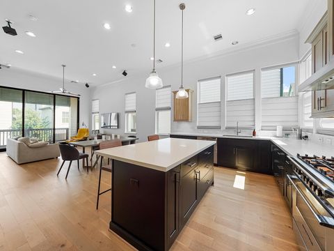 Photo of 3411 Timbergrove Heights Street, Houston, TX 77008 (MLS # 23372606)