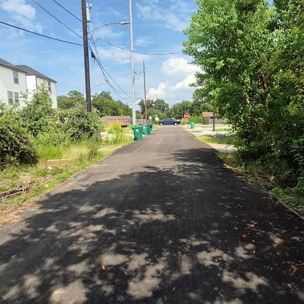 Photo of 331 Connecticut Street, Houston, TX 77029 (MLS # 15415859)