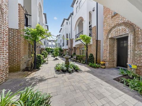 Tiny photo for 2810 Capitol Street, Houston, TX 77003 (MLS # 16444084)